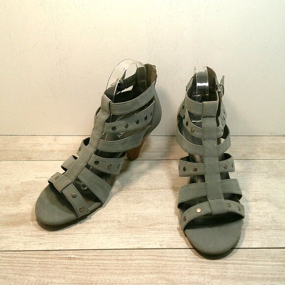 Lane Bryant Slate Gray Gladiator Sandals with rivet detail Kitten Heel Size 10 W - Picture 4 of 10